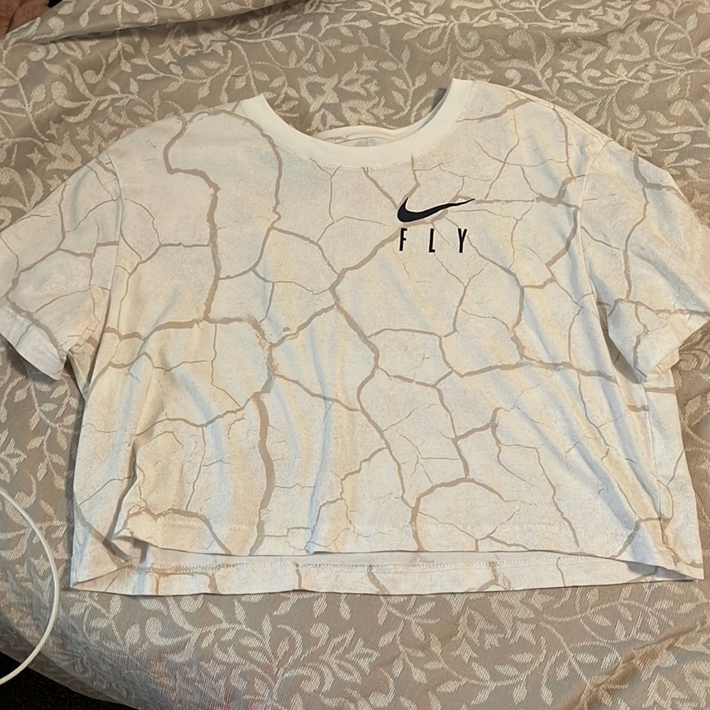 Cropped Nike Tee